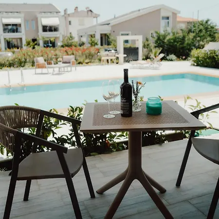 La Mas - Sea Side Flats *