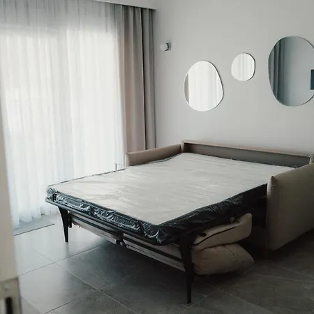 La Mas - Seaside Flats *